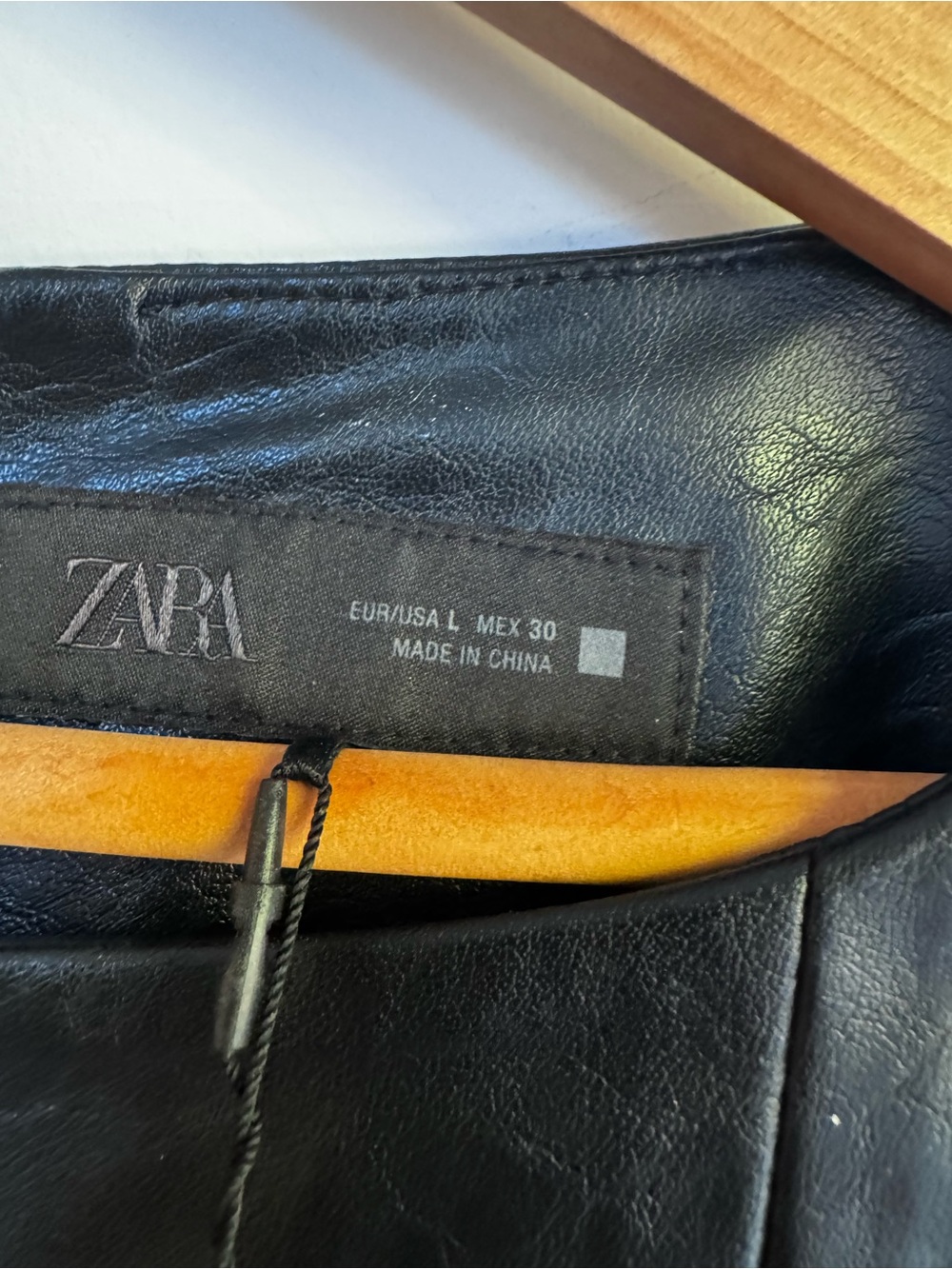 Zara Black Faux Leather Sleeveless Belted Vest - Picture 5 of 6